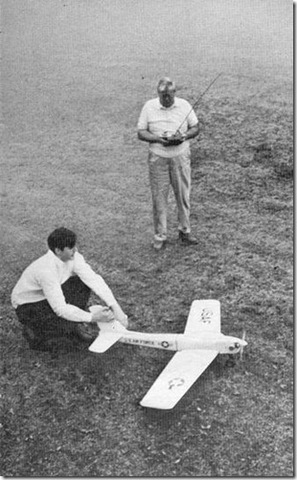 PRIMER ENSAYO DEL AVION