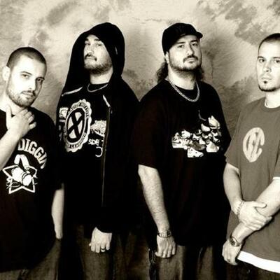 Timeline: Violadores del verso