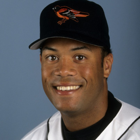 Roberto Alomar (Hall Of Fame)
