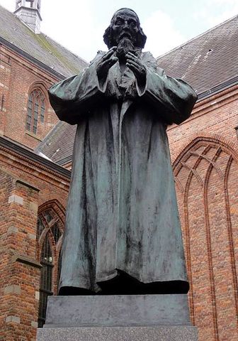 Comenius publica la obra "Didàctica Magna"(primer llibre de text).