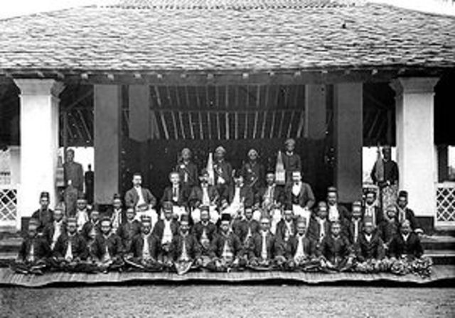 Bestuur van Nederlands-Indië werd wat meer Democratisch