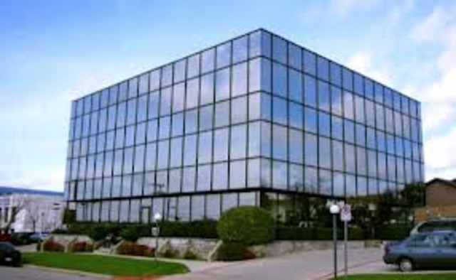 Glass Industry is Revived in England