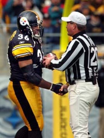 Bettis reaches 10,000