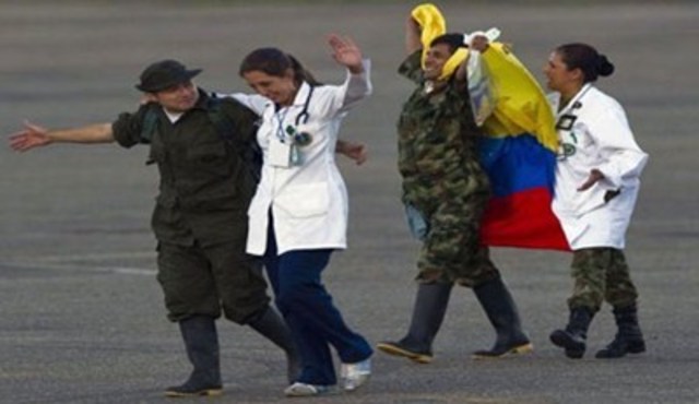 Colombian rebels free 10 hostages