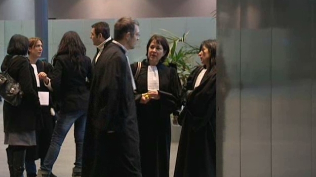 Le ton monte entre la cour et la défense