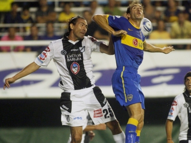 Empate con All Boys, luego de desafectar a Riquelme