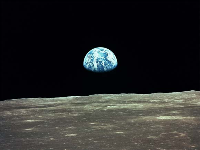 Apollo 8 Circles the Moon