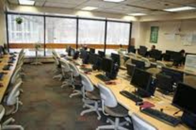 Обеспечение компьютерной техникой образовательных учреждений