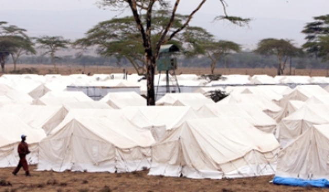 chegada de refugiados no campo de concentração de quenia