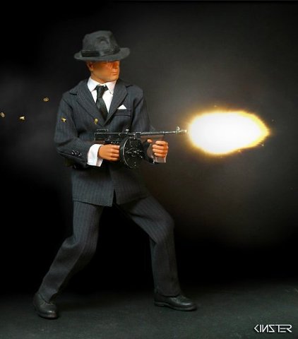 Thompson submachine gun becomes weapon of choice