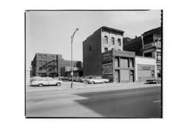 1923 Capone established