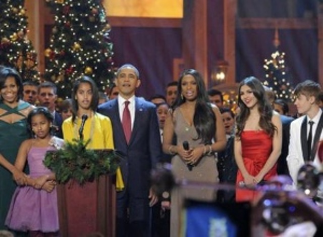 Participó junto a otros artistas en la celebración Christmas in Washington,