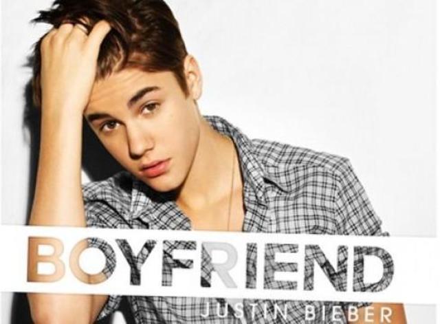 Fue invitado al programa The Ellen DeGeneres Show y reveló que el primer sencillo de su nueva producción se llamaría Boyfriend