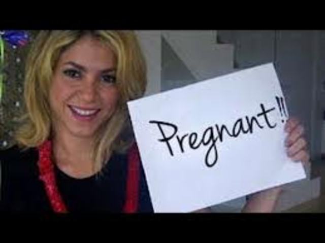SHAKIRA'S PREGNANT!