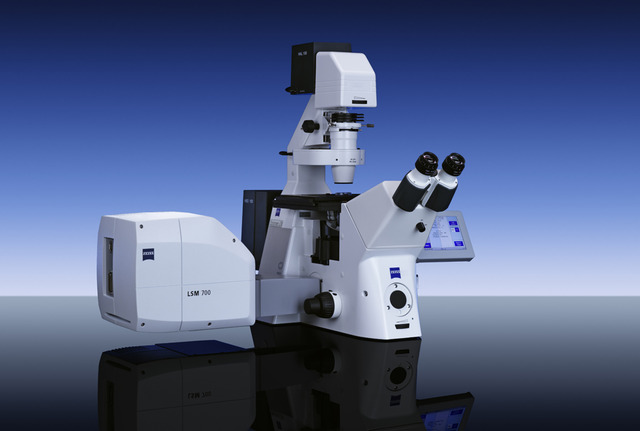 First scanning electron microscope