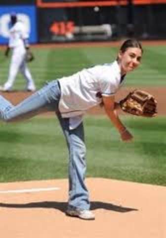 Mackenzie Brown first to throw perfect game against boys