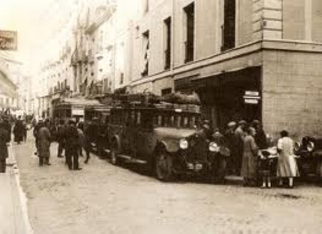 Con la aparición de diversos Hostales durante ese periodo, se dio paso a los hoteles de negocios, la profecion de portero cambia su nombre a Concierge.