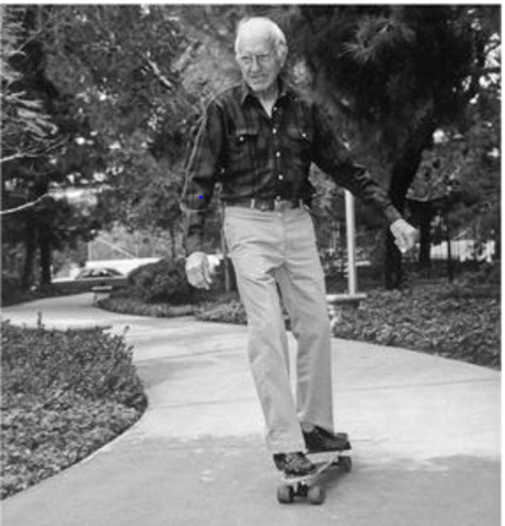 Louie Started learning Skateboarding