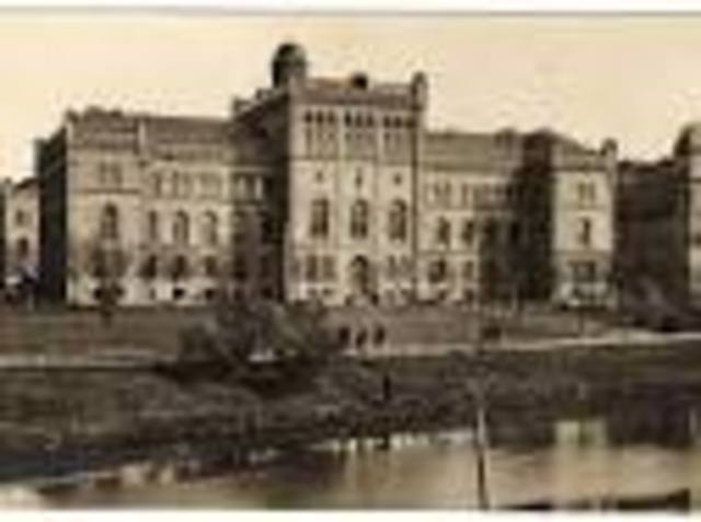 Asian students are allowed to study in Australian Universities