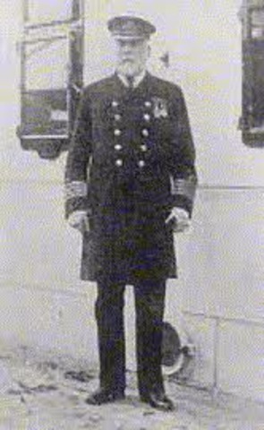 The captain gives orders to lookouts to look for icebergs