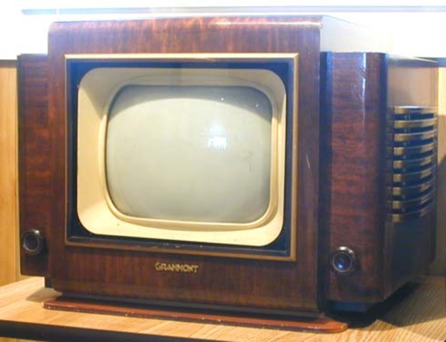 TELEVISIÓN EN BLANCO Y NEGRO