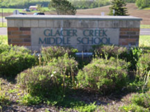 Yo me gradué de la escuela de elementary y yo comencé la escuela secundaria.