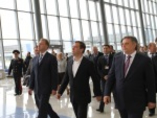 Дмитрий Медведев проверил готовность аэропорта Владивосток к саммиту АТЭС.