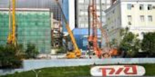 Строительство железнодорожного терминала для аэроэкспресса.