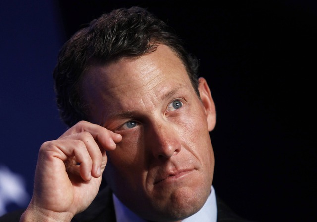 Nike lâche Armstrong qui quitte Livestrong