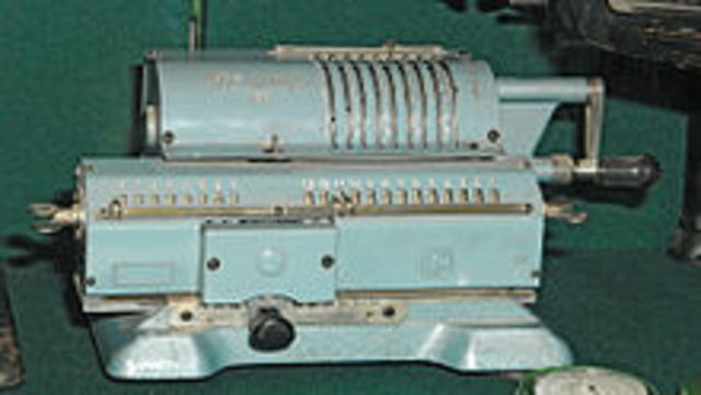 выпуск настольных механических калькуляторов