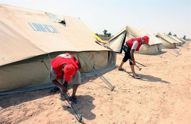 Refugiados sírios criam rede médica clandestina.