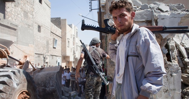 Síria ataca campo de refugiados.