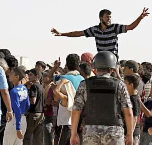 Refugiados sírios protestam contra enviado internacional