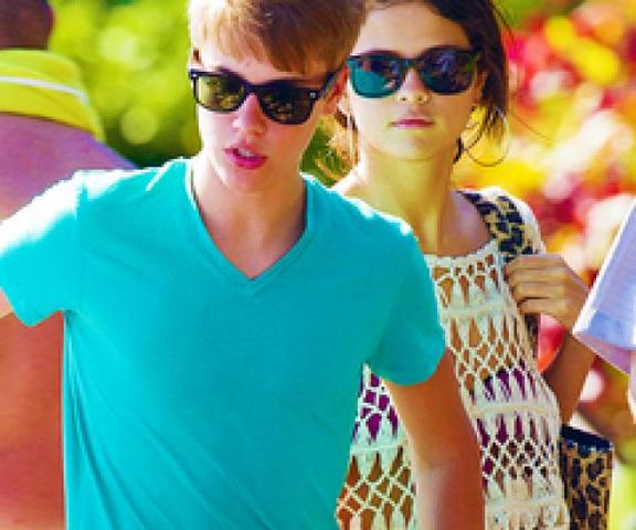 FIRST ANNIVERSARY OF SELENA AND JUSTIN.