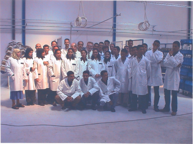 Mars 2001&nbsp;: Embauche de 45 employés