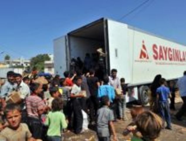 Sírios fazem fuga forçada