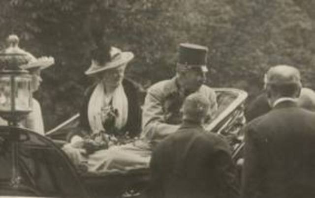 Franz Ferdinand and Sophie were murdered.