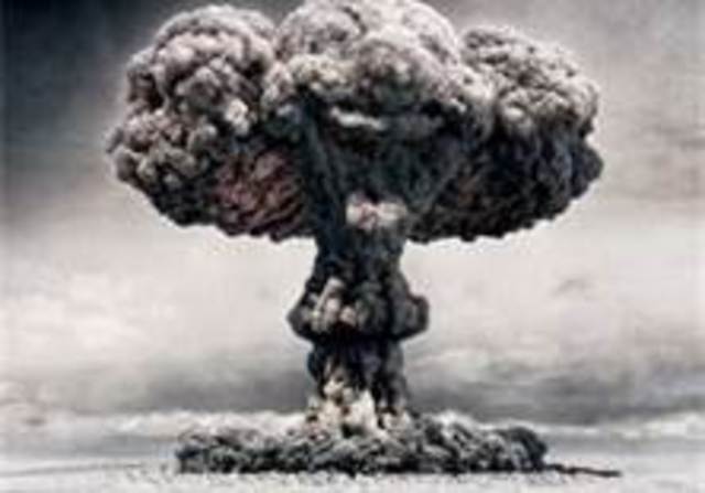 Manhattan Project: Nuclear Weapons