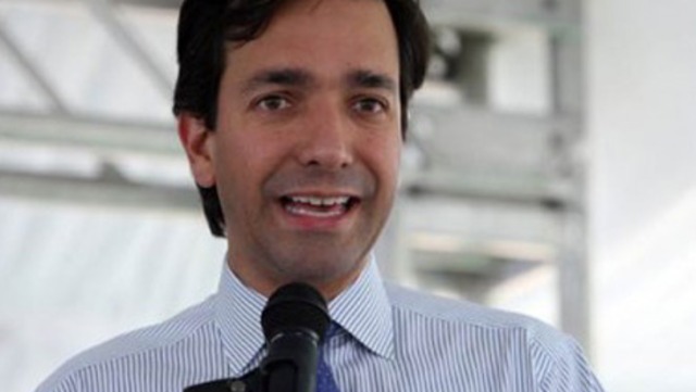 Gobernador Fortuño habla sobre bilinguismo