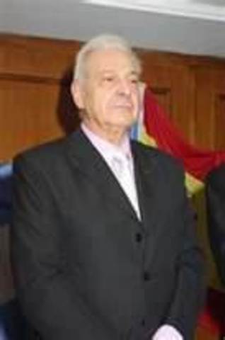 Dr. Jose Padin presented the use of English as a foreign language for educational purposes and use Spanish as a tool for instruction. English was taught as a second language.