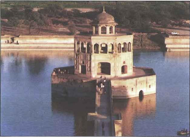 Demostraciones de ladrilleras y fábricas de tapetes, Skekhupura