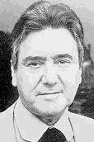 Murió veintitres de noviembre dos mil uno Civitavecchia, cerca de Roma, Italia.