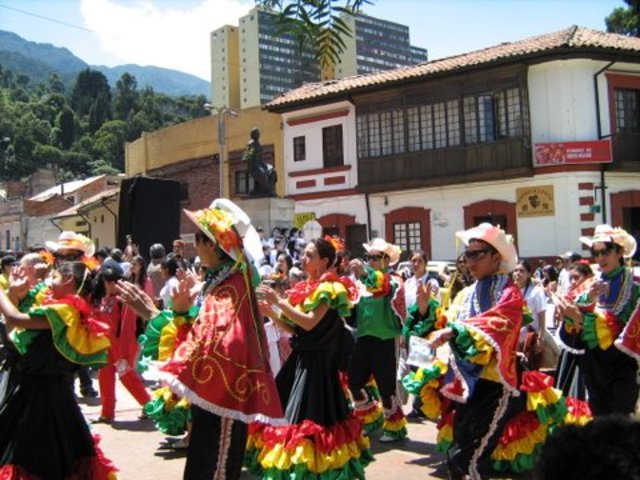 En 1990 ya ganó el Premio Congo de Oro en el Carnaval Barranquilla; en numerosas ocasiones