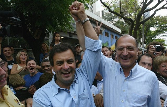 Reeleito governador de Minas Gerais