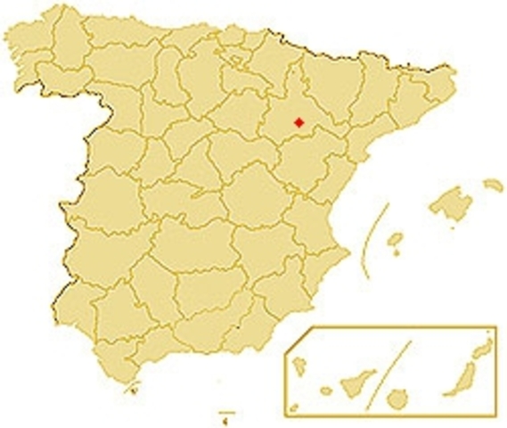 Nació en Fuendetodos, España