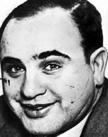 Al Capone Becomes "Scarface" From Knife Fight