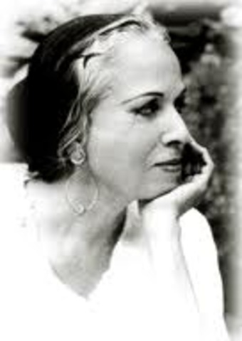 Surge Amalia Hernandez