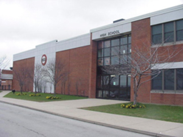 Hace 15 años que mi familia y yo mudamos a Blairsville y yo empezé ir a la escuela en Blairsville.