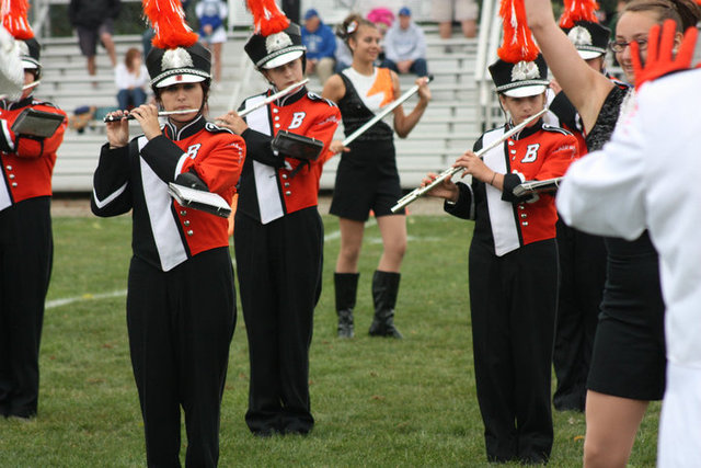 Hace 6 años y un mes que empezé tocar la flauta en la banda de marcha en la escuela secundaria.