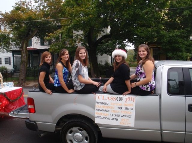 Hace 3 años y 5 meses que fui elegido como el presidente de la clase.